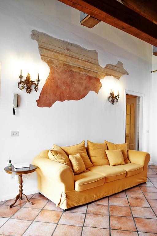 P&P Piazza Bergamo Apartment Luaran gambar
